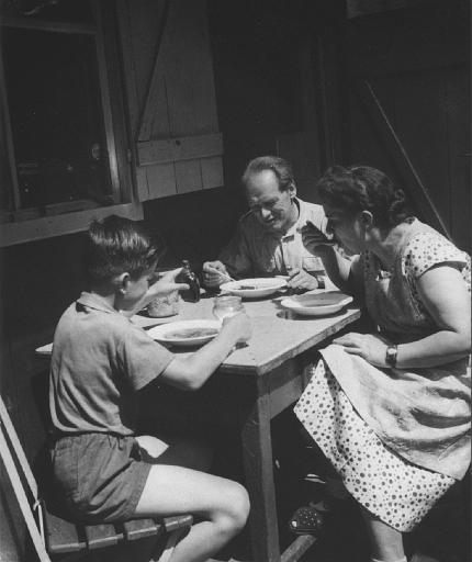 Čeladná 1958, s rodiči