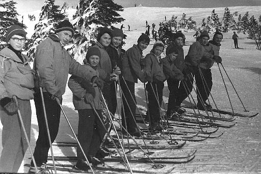 Sportovní oddíl, Petrovy kameny v Jeseníkách, 1962, poskytla Jajka Poláková (USA)